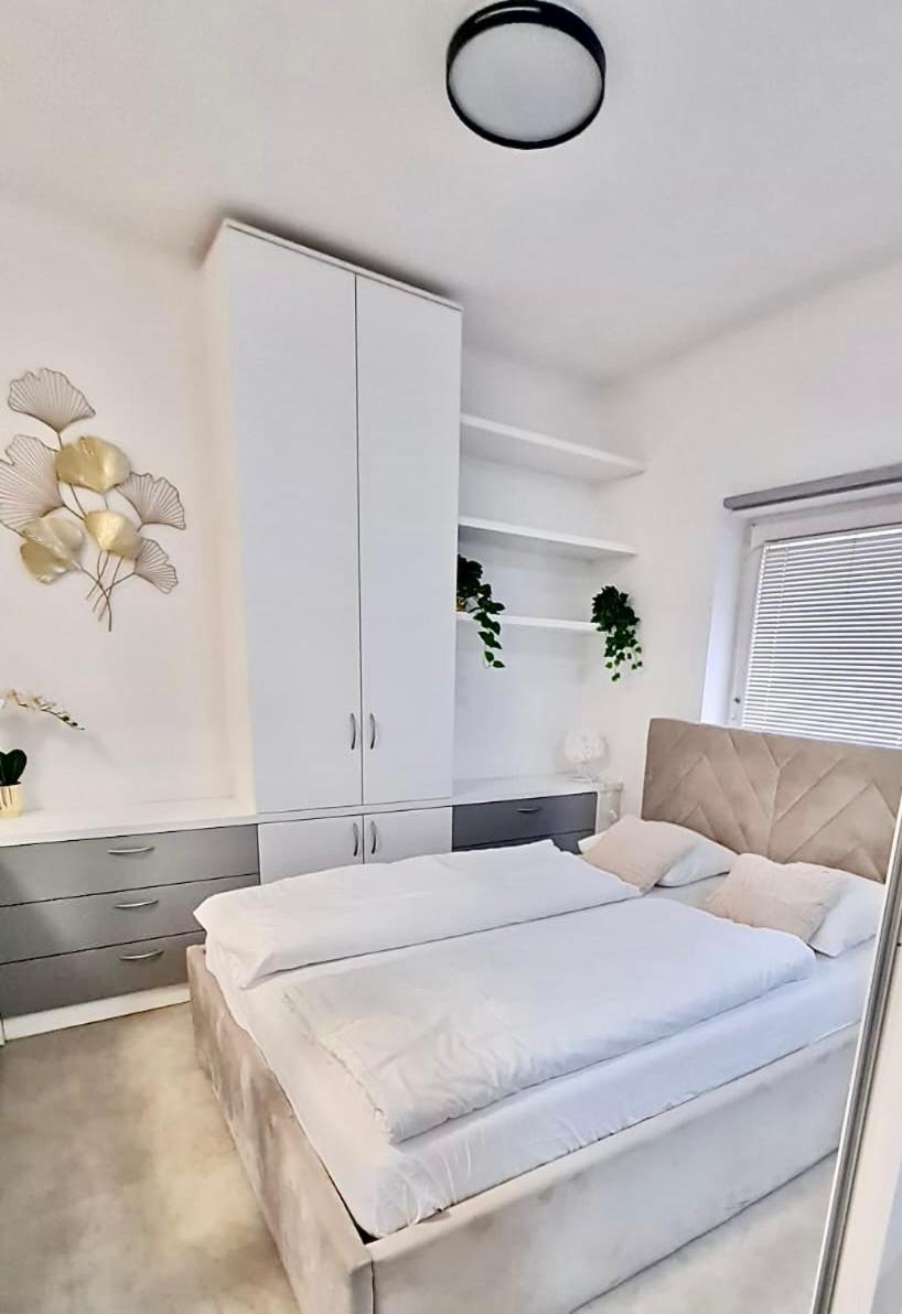 Ljubljana Central Lux Apartment With Free Parking Liubliana Exterior foto